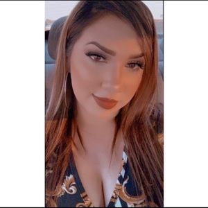 Meet your Posher, Nora